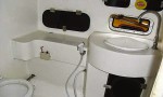 Kapal-Speed-Boat-Wisata-Yacht-KM-Miss-Lee-1-toilet
